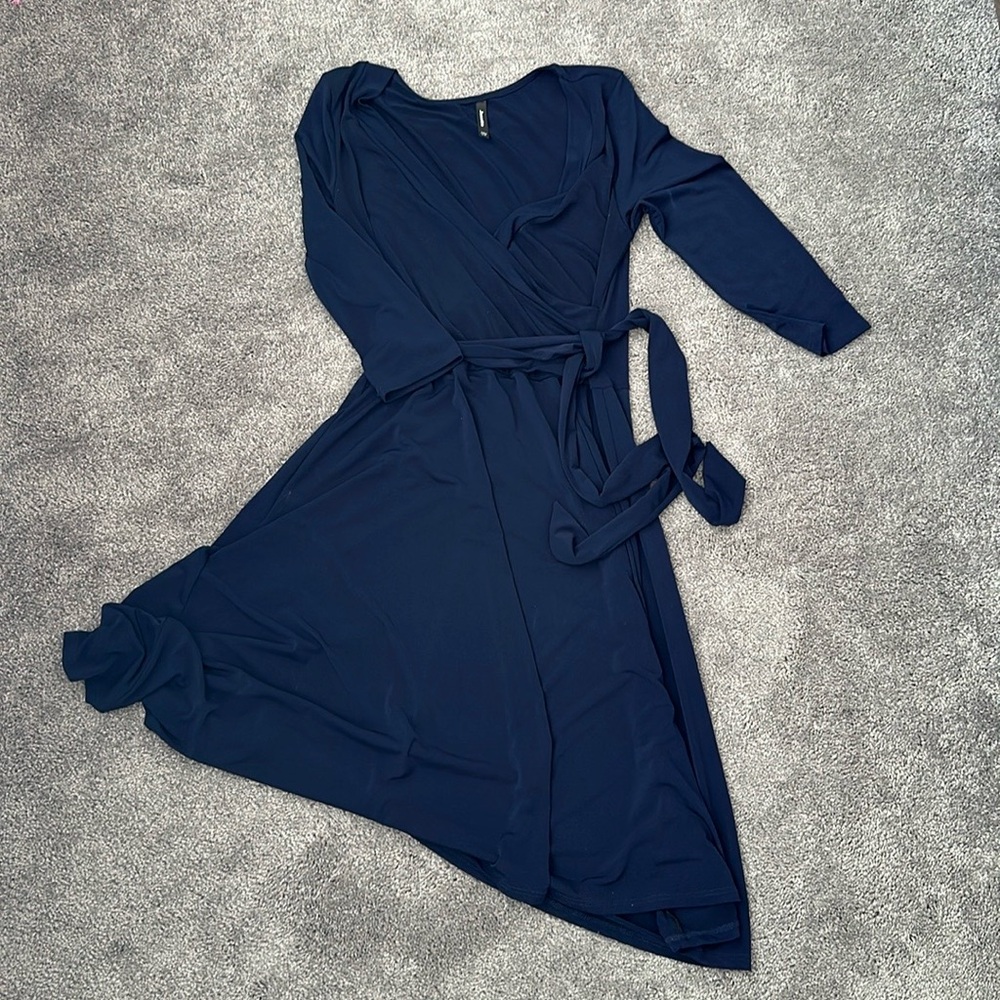 Dark blue classy dress.